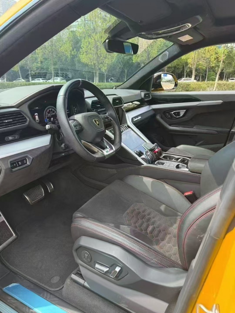 昆明20年兰博基尼Urus8