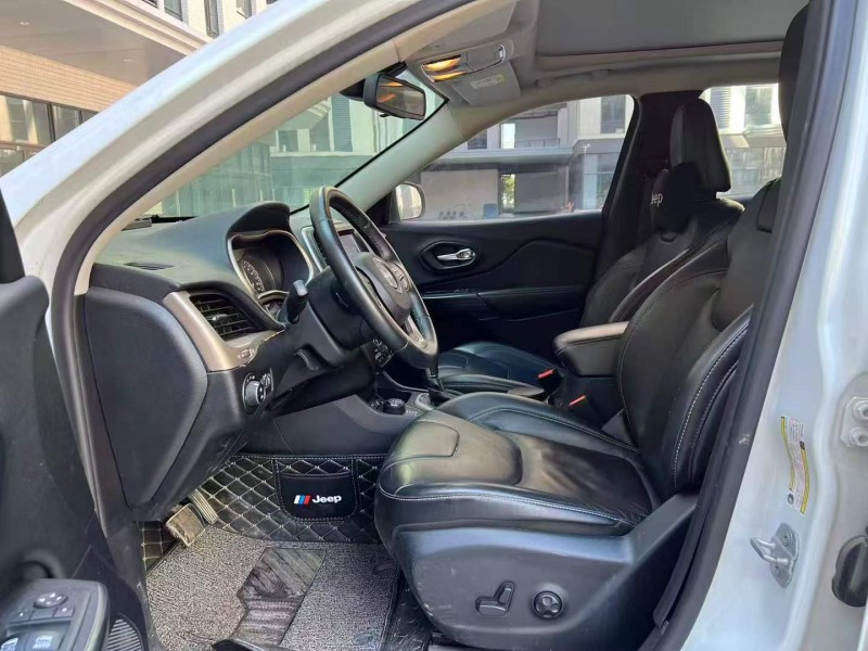 广州14年Jeep自由光4