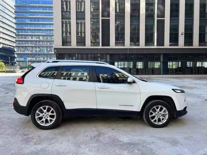 广州14年Jeep自由光7