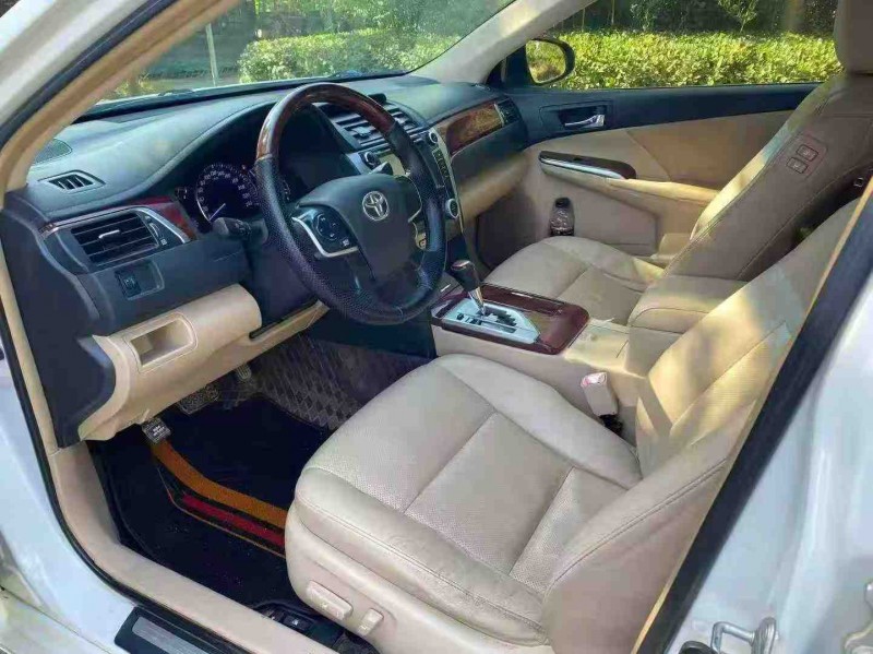 保定13年丰田凯美瑞4