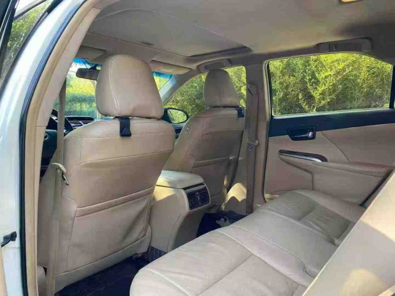 保定13年丰田凯美瑞6