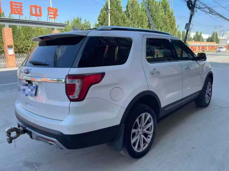 保定16年福特探险者5