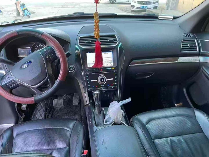 保定16年福特探险者7