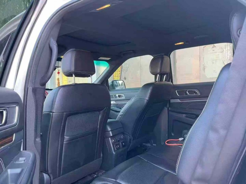 保定16年福特探险者8