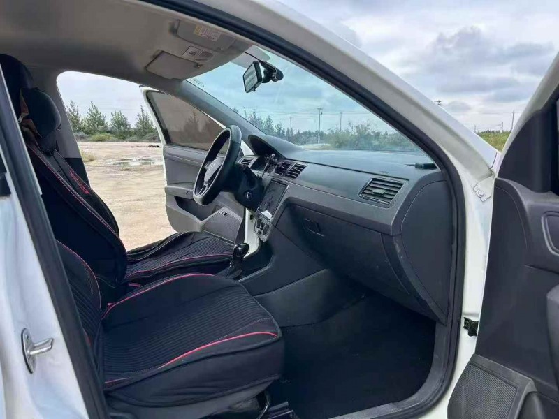 秦皇岛20年大众桑塔纳4