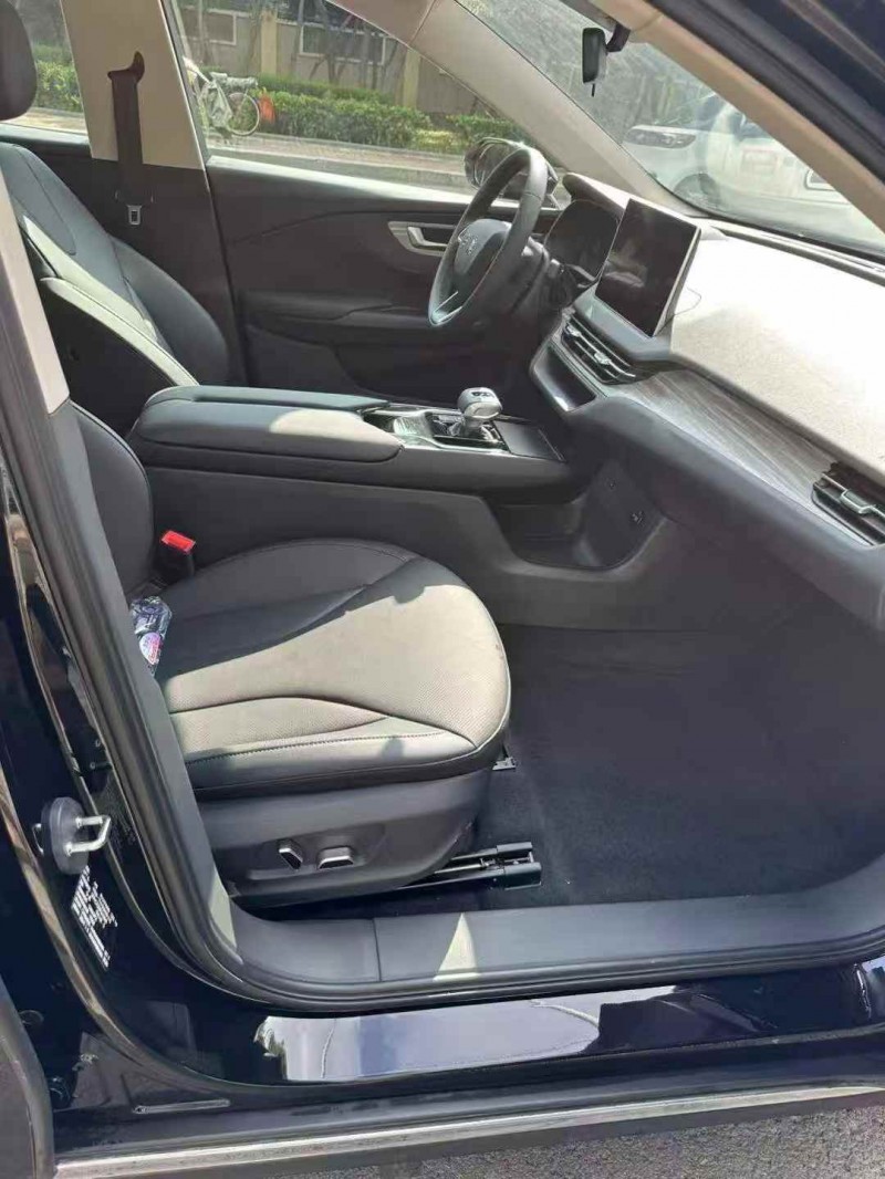 淄博25年红旗E-QM55