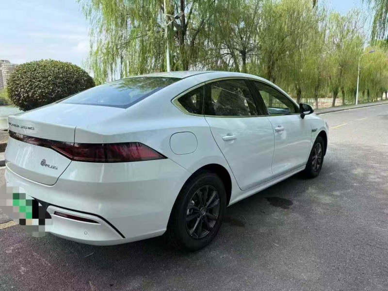 萍乡25年比亚迪秦8