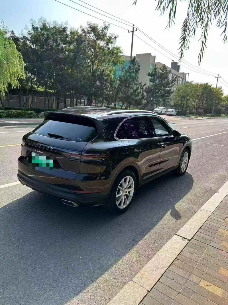 枣庄20年保时捷卡宴8