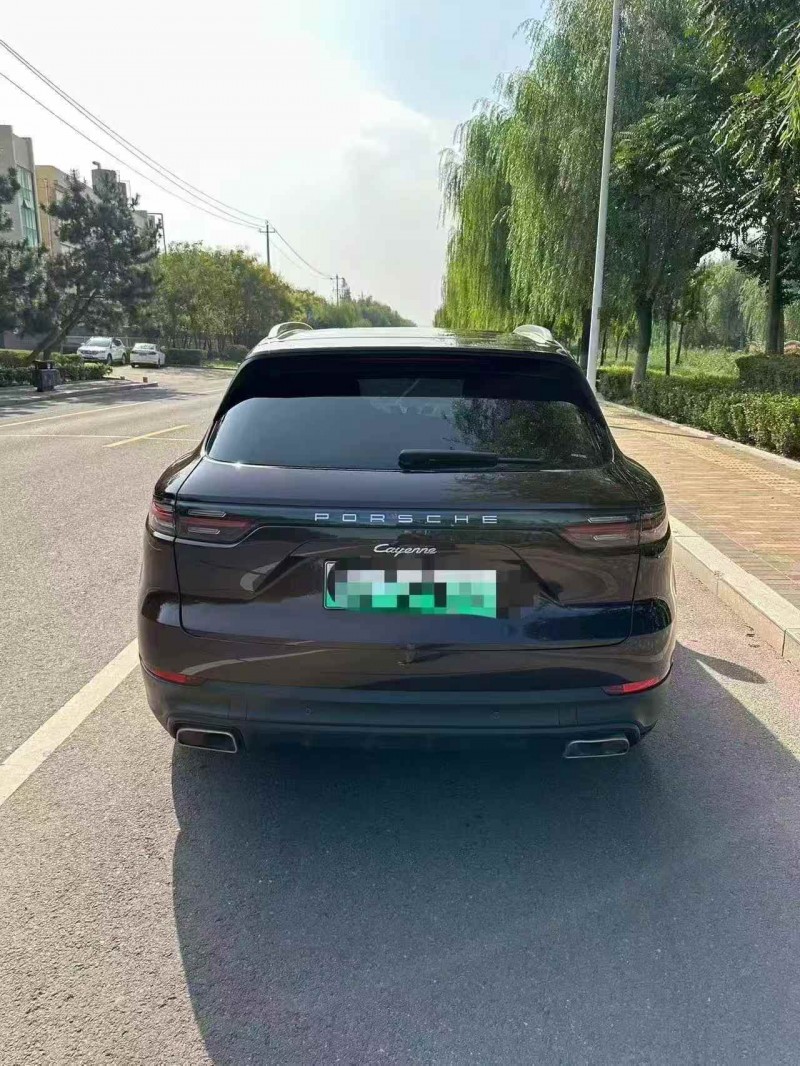 枣庄20年保时捷卡宴9