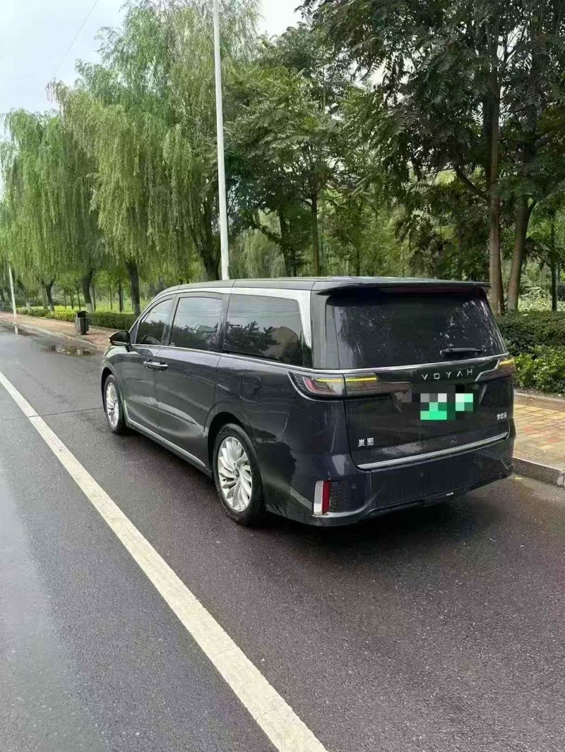 枣庄24年岚图汽车梦想家7