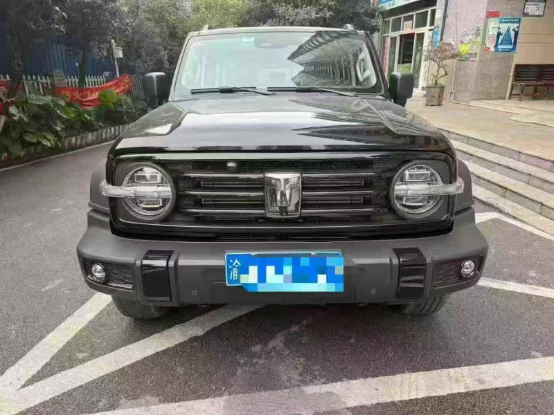 重庆25年长城汽车坦克1