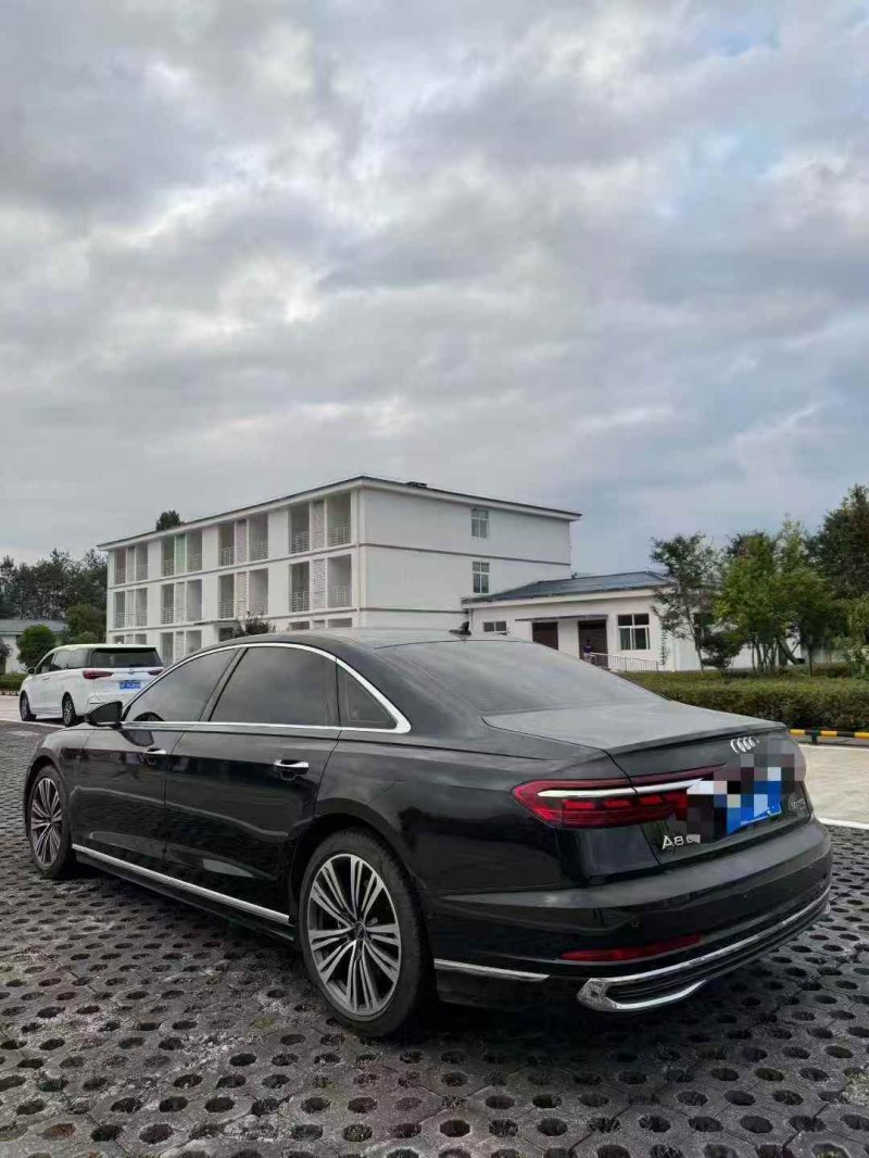 重庆24年奥迪A8L7