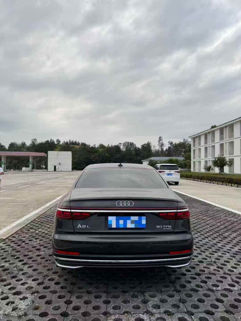 重庆24年奥迪A8L9