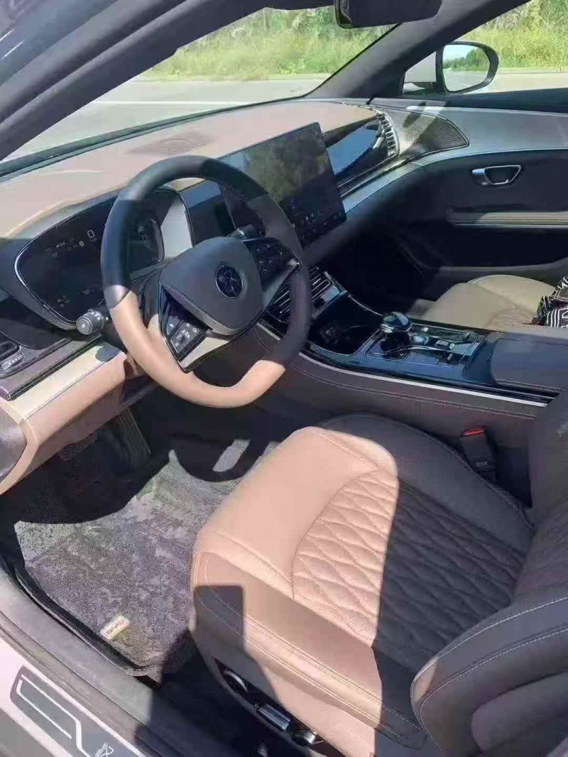 保定25年比亚迪汉DM4