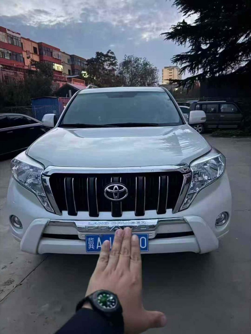 邢台17年丰田普拉多1