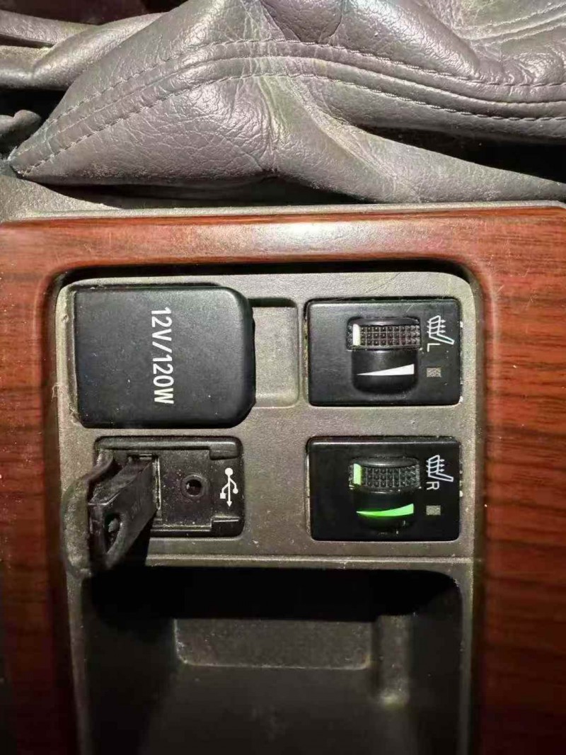 邢台17年丰田普拉多7