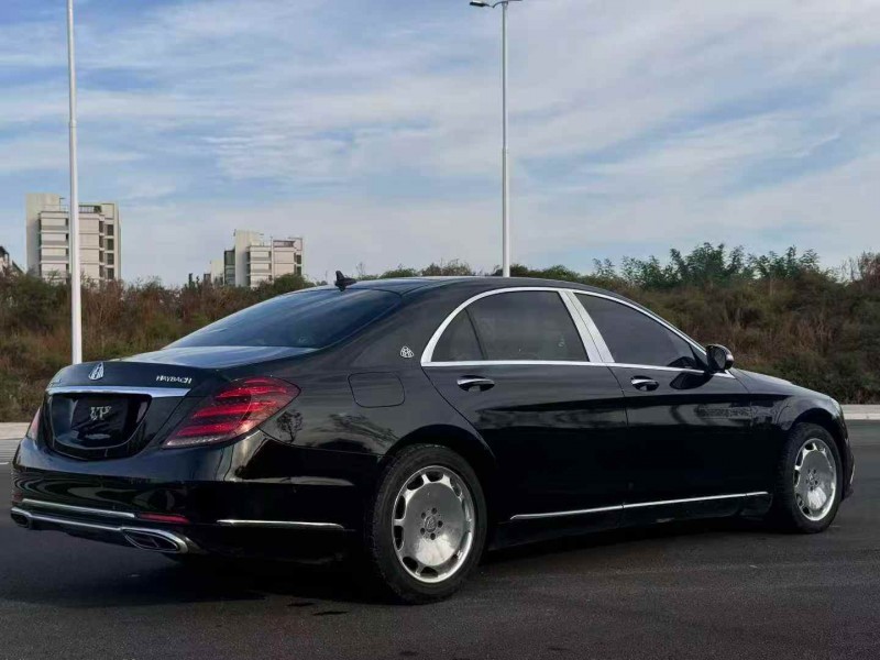 邯郸17年奔驰迈巴赫S级8