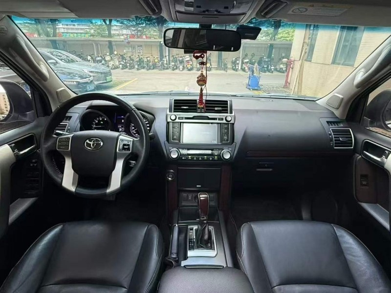 汕头17年丰田普拉多7