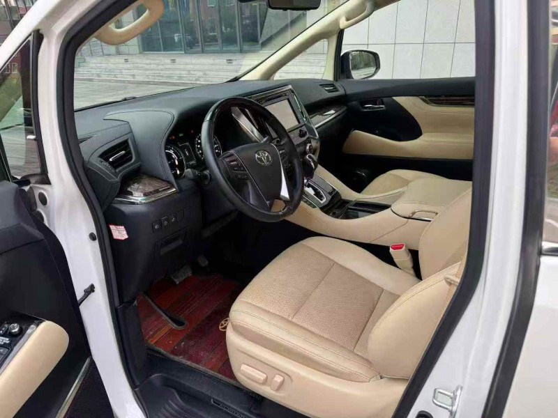 枣庄19年丰田埃尔法5