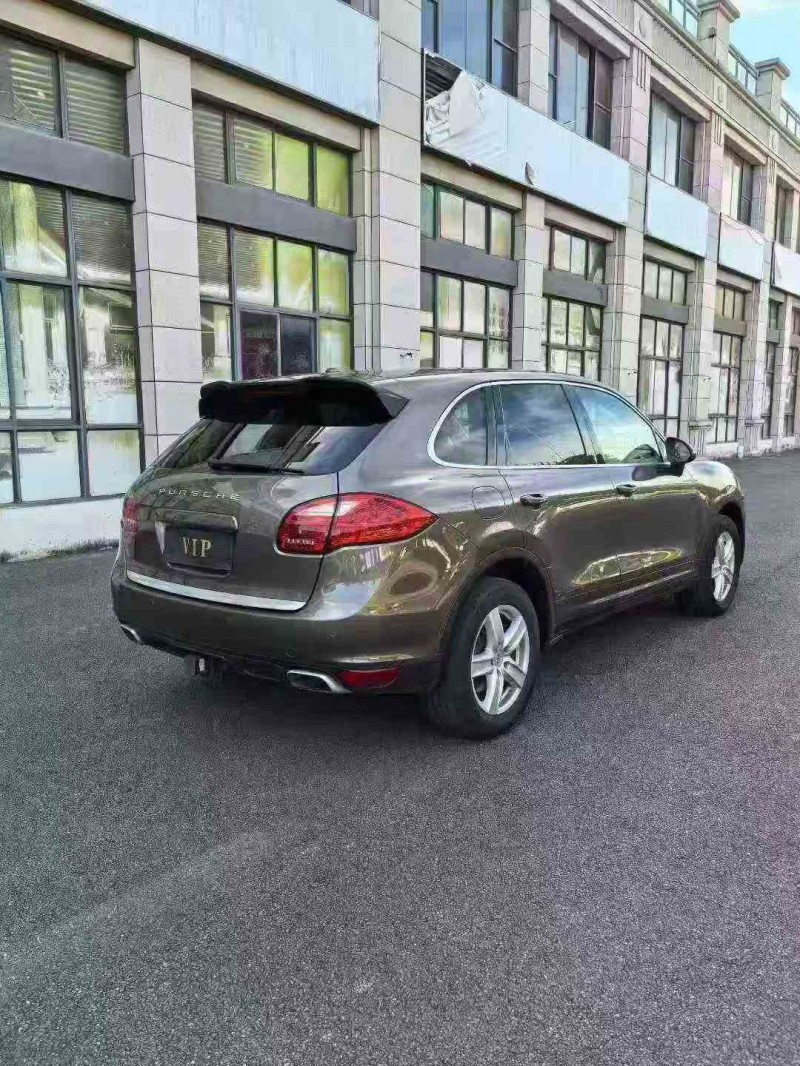 莆田15年保时捷卡宴8