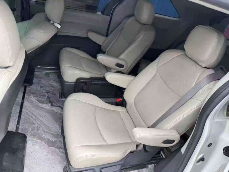 东营23年丰田塞纳6