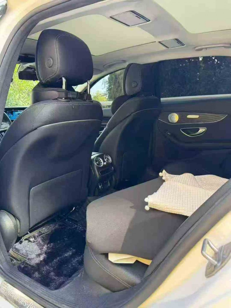 张家界21年奔驰C5