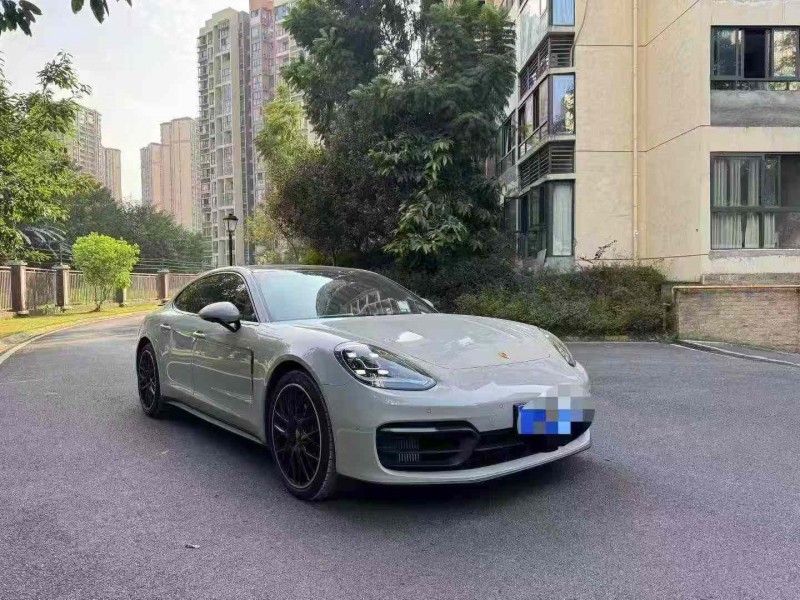 重庆24年保时捷帕拉梅拉3