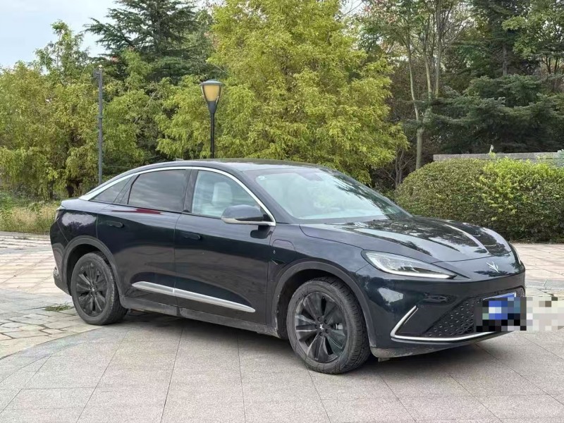 青岛25年极狐汽车阿尔法2