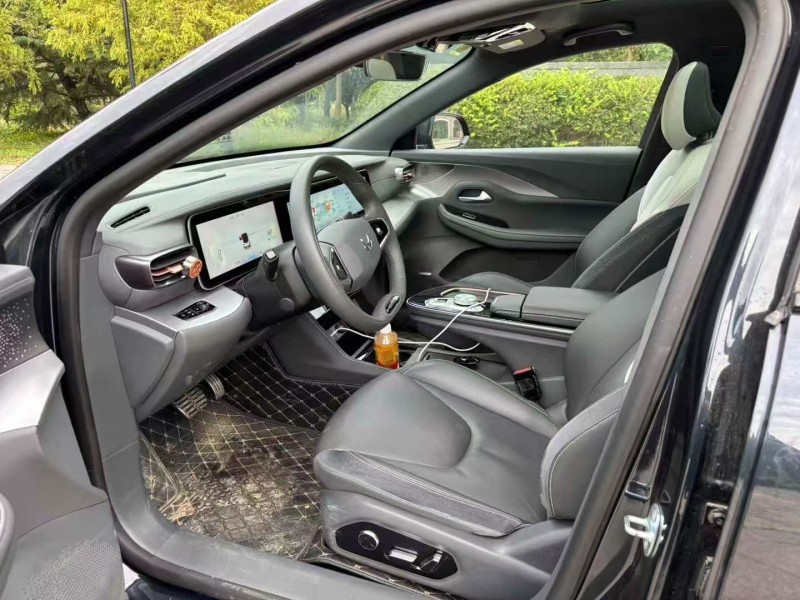 青岛25年极狐汽车阿尔法4