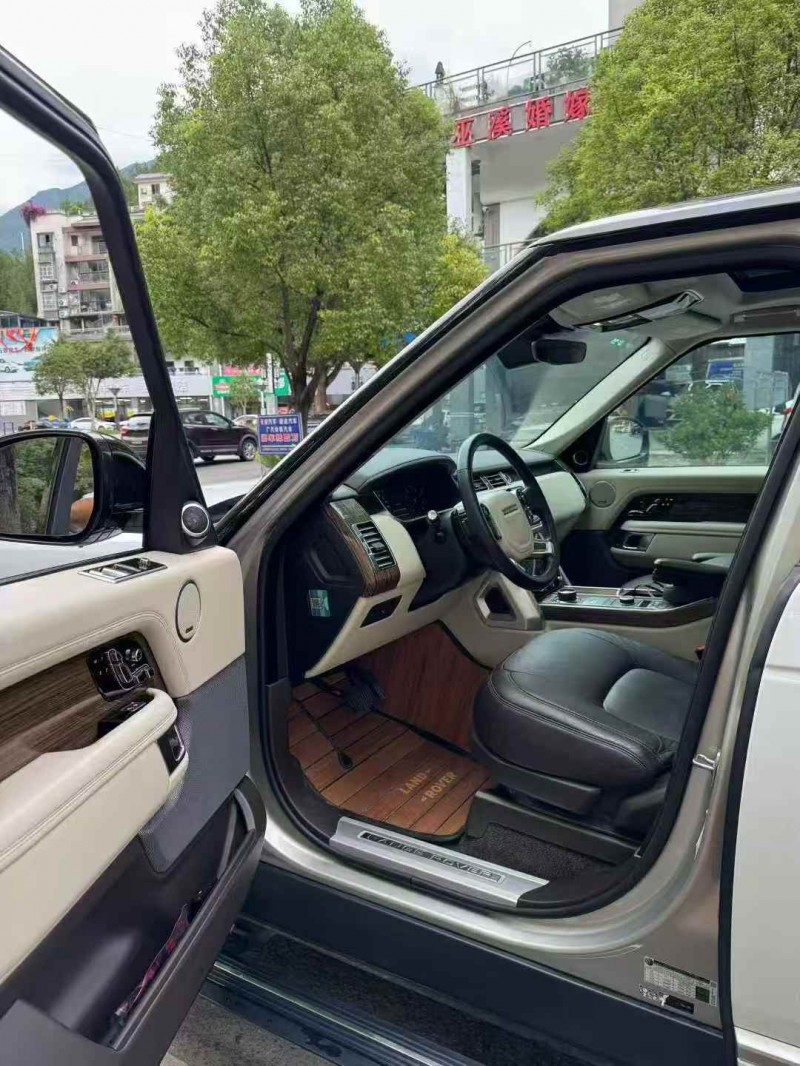 重庆19年路虎揽胜6