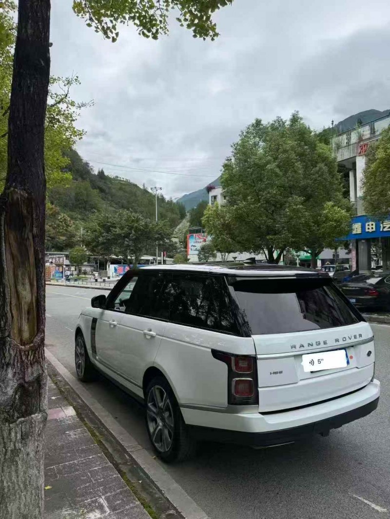 重庆19年路虎揽胜8