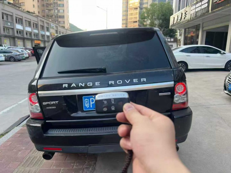 东莞12年路虎揽胜运动7