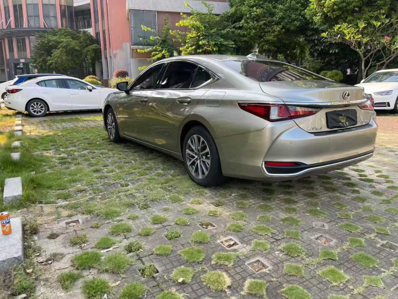 东莞24年雷克萨斯ES7