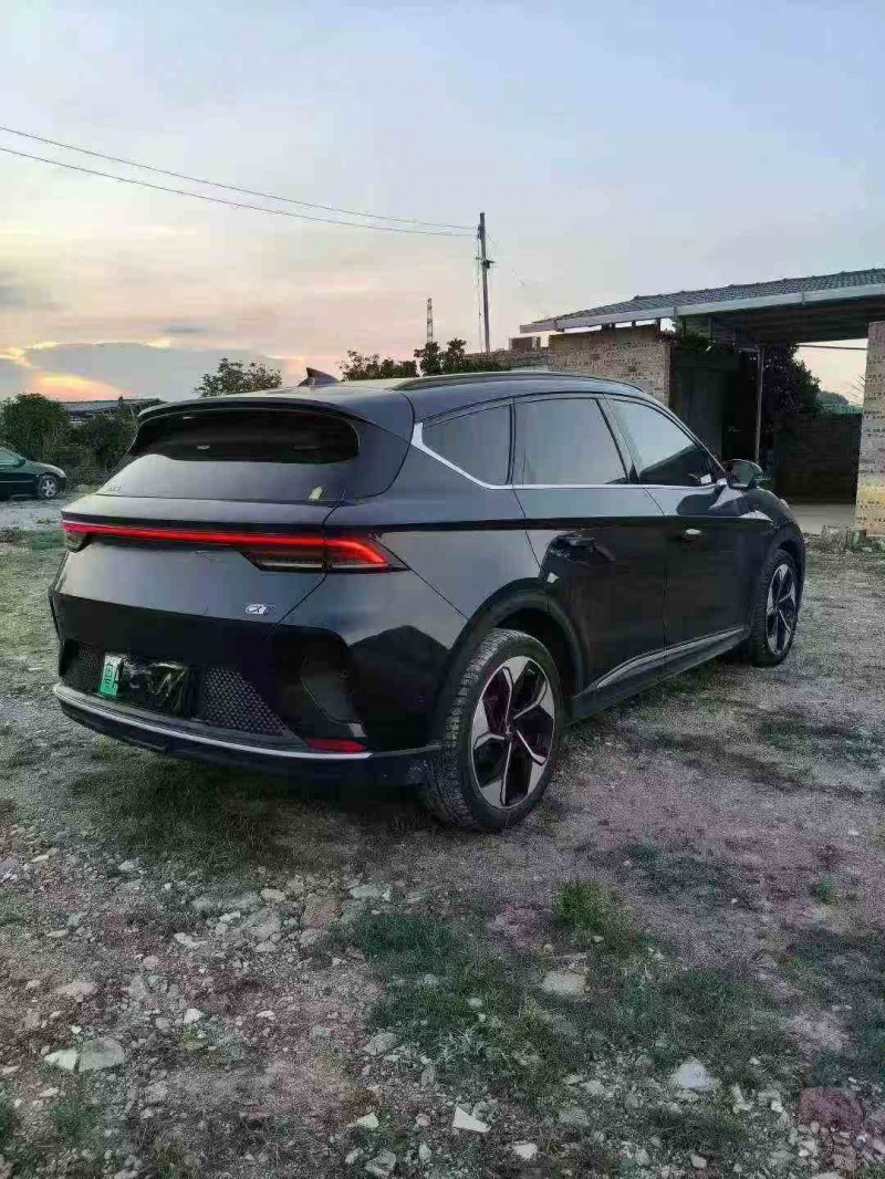 珠海23年极狐汽车阿尔法8