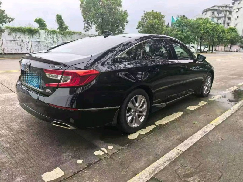 佛山19年本田雅阁8