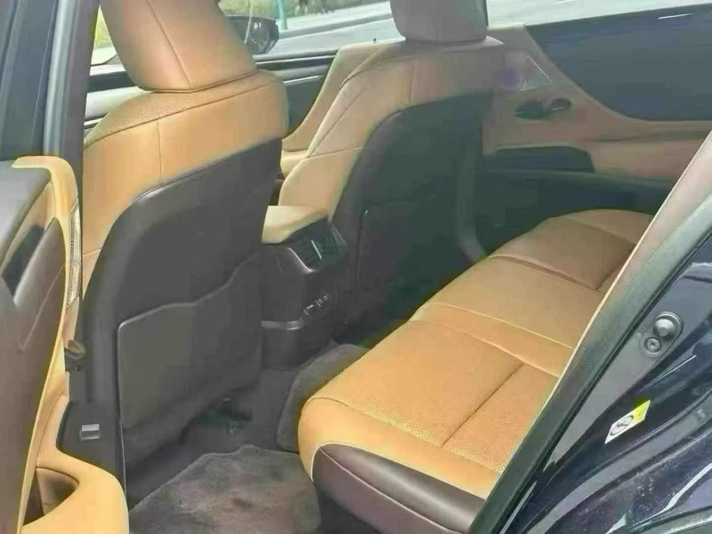 东莞19年雷克萨斯ES4