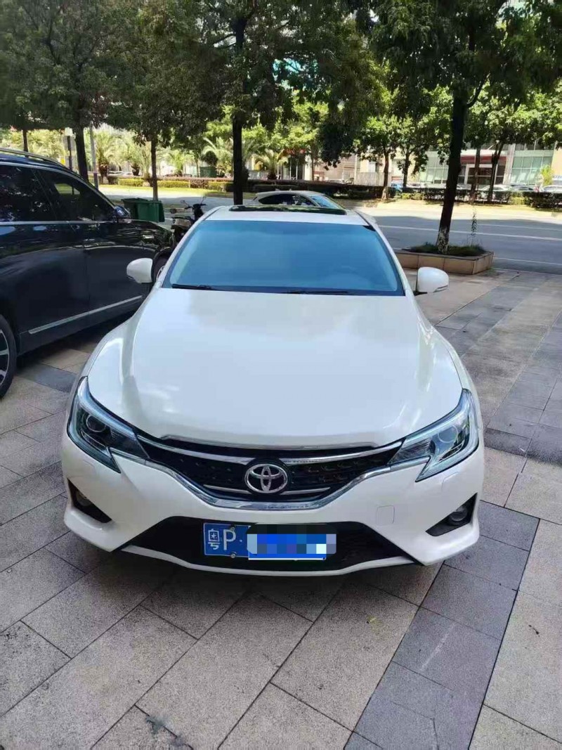 东莞14年丰田锐志1