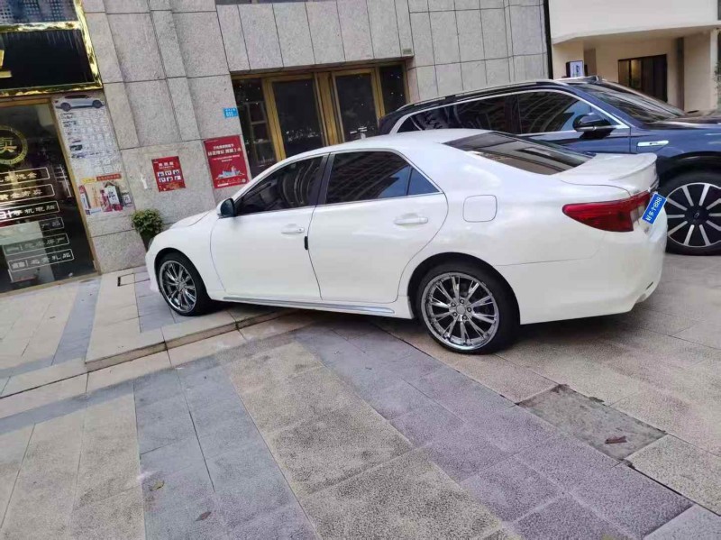 东莞14年丰田锐志3