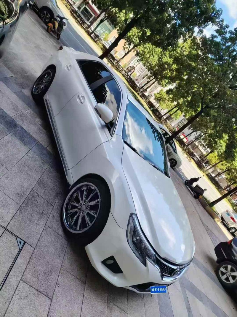 东莞14年丰田锐志8