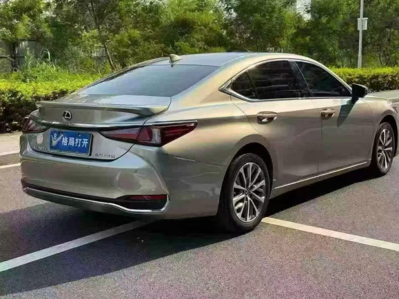 东莞23年雷克萨斯ES7