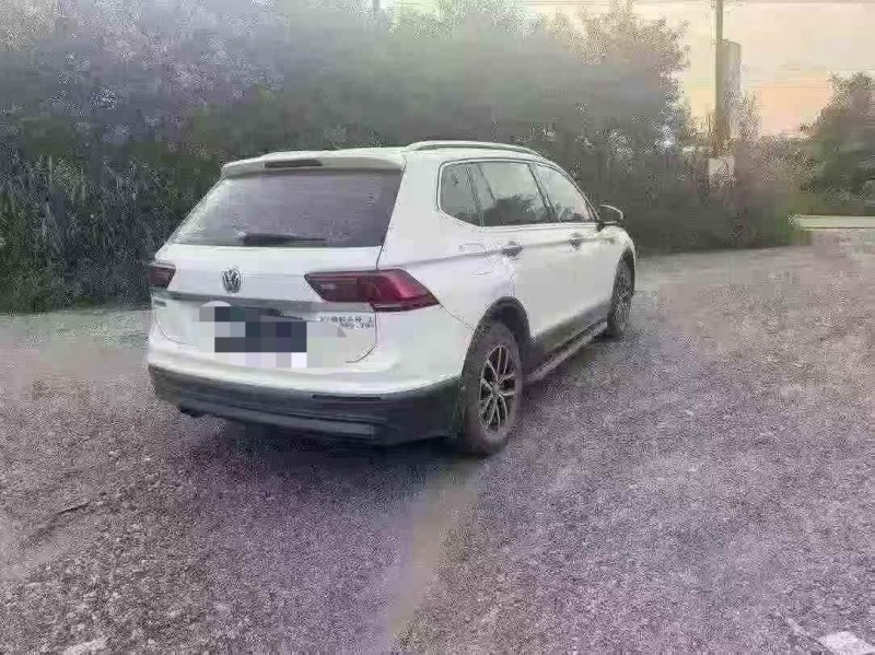 东莞18年大众途观8