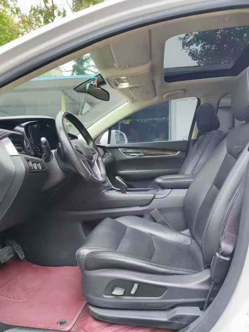 衡阳16年凯迪拉克XT56