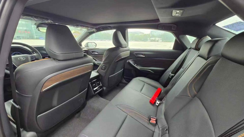 烟台25年丰田亚洲龙5