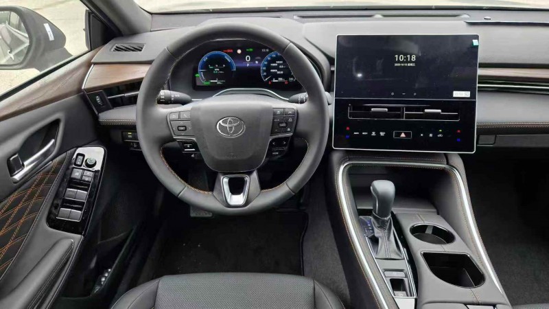 烟台25年丰田亚洲龙8