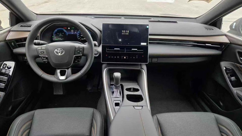 烟台25年丰田亚洲龙9