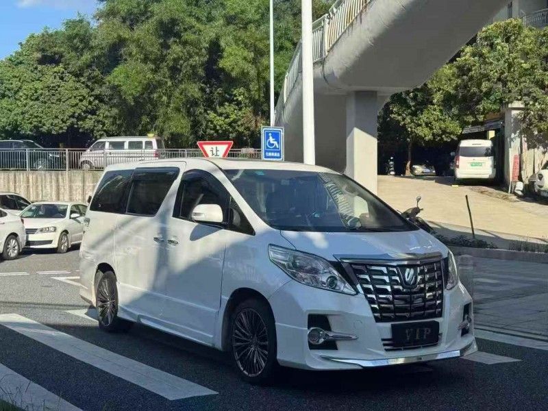 广州12年丰田埃尔法3