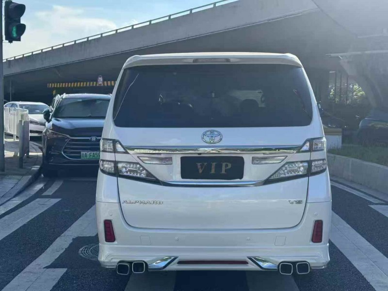 广州12年丰田埃尔法9