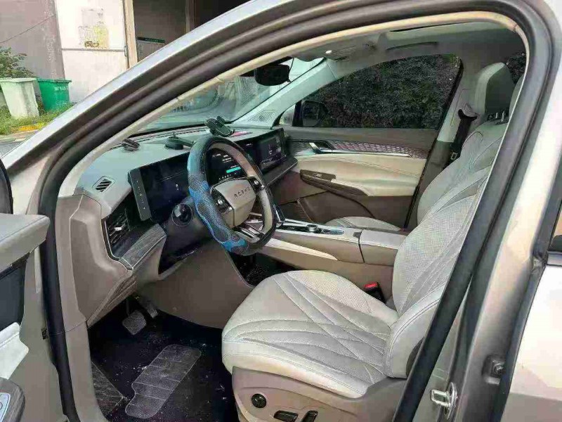 宿迁23年荣威RX97