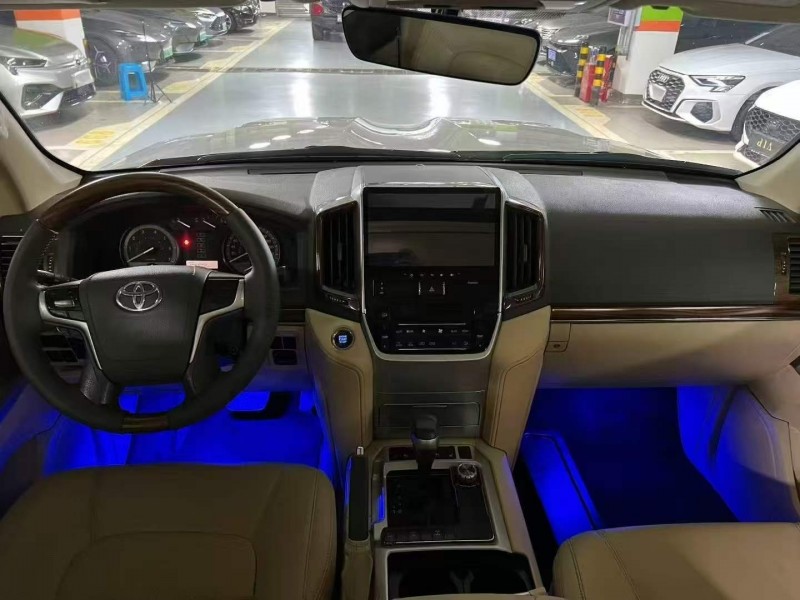 广州16年丰田兰德酷路泽6