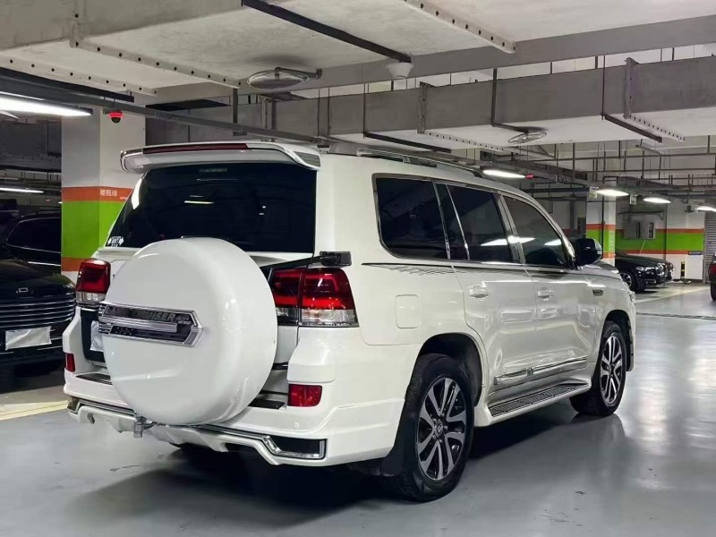 广州16年丰田兰德酷路泽8